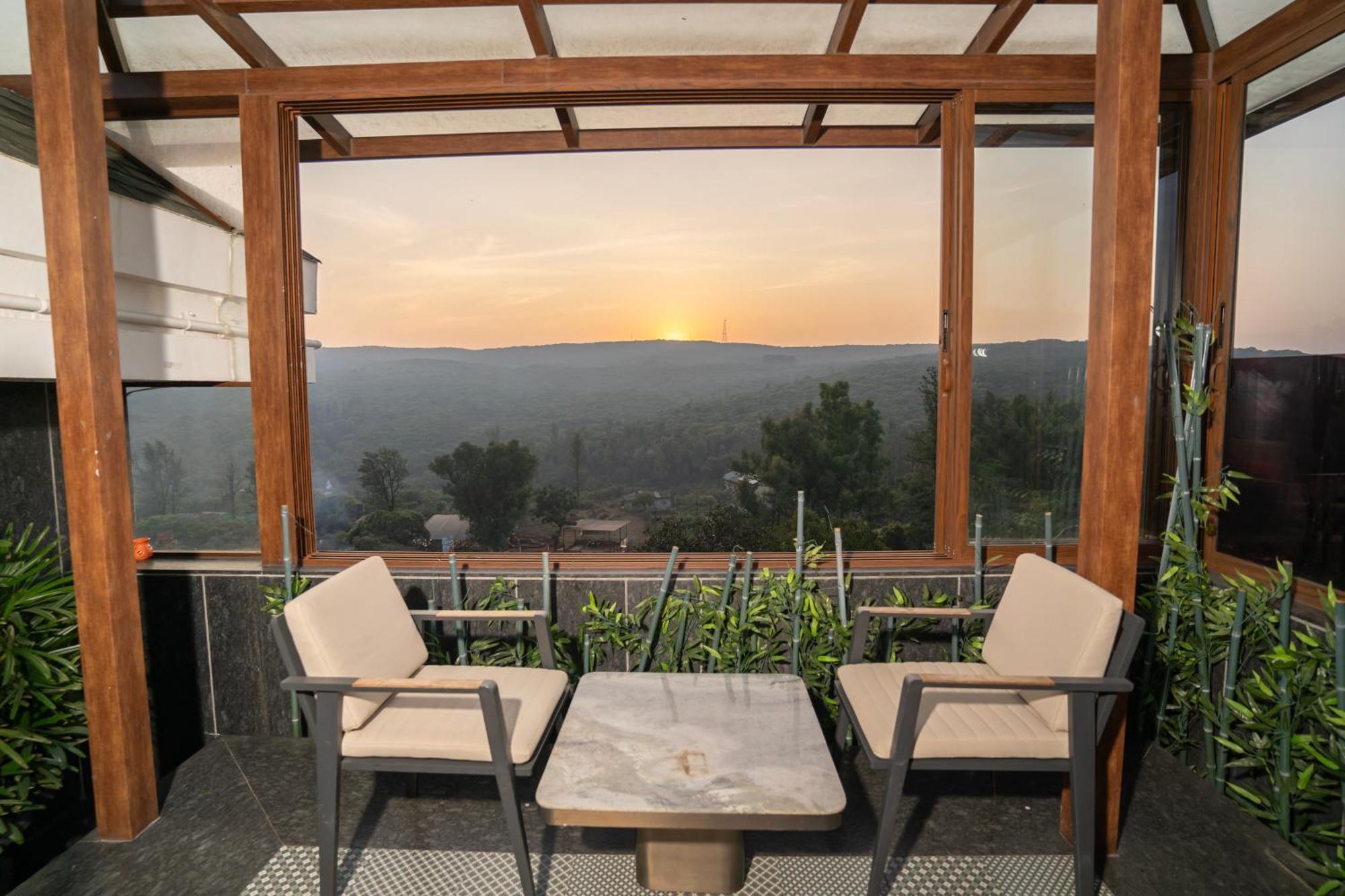 Leela Resort, The Exotic Boutique Hotel - Pure Veg Mahābaleshwar Exterior foto